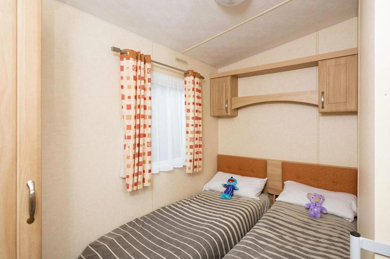 Whitecliff Bay Holiday Park Бембридж Экстерьер фото