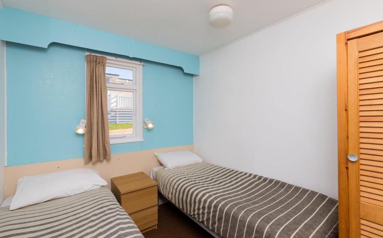 Whitecliff Bay Holiday Park Бембридж Экстерьер фото