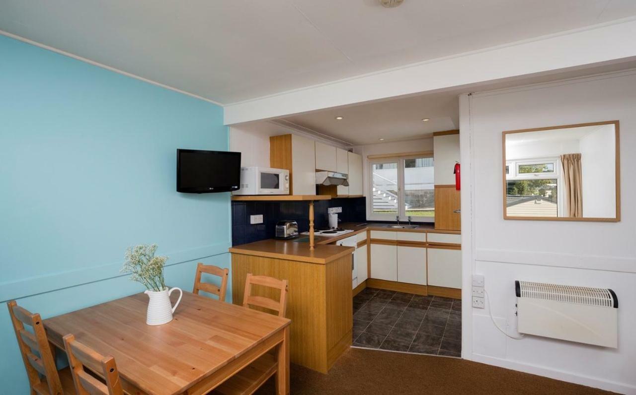 Whitecliff Bay Holiday Park Бембридж Экстерьер фото